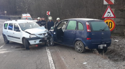 Accident cu două mașini în Argeș
