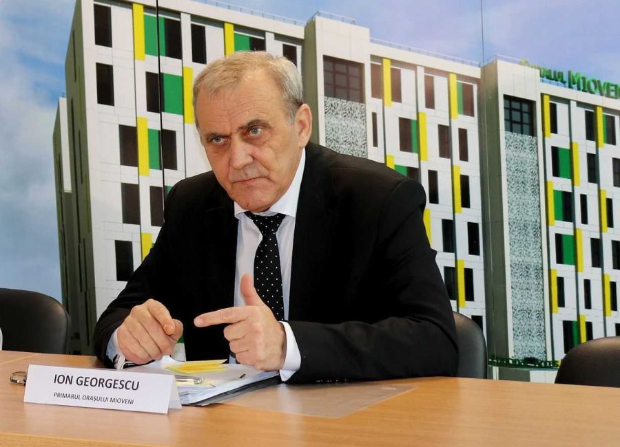 Ion Georgescu, lăsat să iasă din casă, dar are INTERDICȚIE să se întoarcă la primărie
