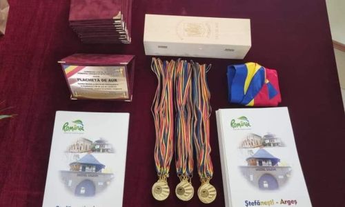 Elevii și tineri din Ștefănești vor fi premiați de conducerea primăriei
