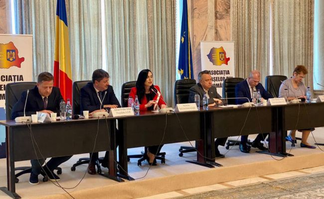Simona Bucura Oprescu prezentă la Adunarea Generală a Asociaţiei Oraşelor din România