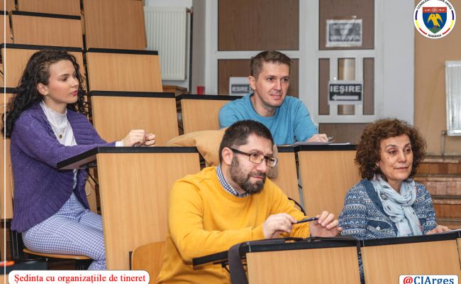 Şedinţă privind constituirea Consiliului Consultativ pe Probleme de Tineret Argeș