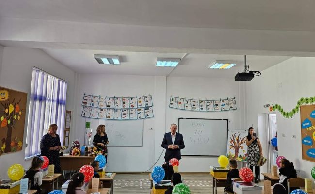 Clipe de bucurie la începerea noului an școlar la Ștefănești