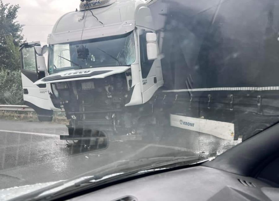 Accident GRAV pe A1! Un TIR a făcut PRĂPĂD