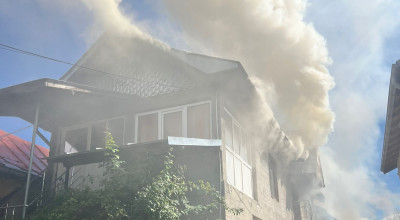 ACUM! INCENDIU la o VILĂ din Argeș