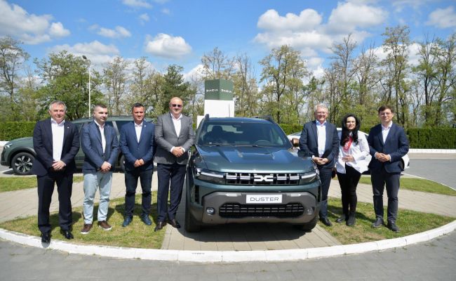 Unul dintre cei mai importanți lideri europeni, în Argeș alături de ministrul Muncii, Simona Bucura-Oprescu, și de președintele Consiliului Județean, Ion Mînzînă!