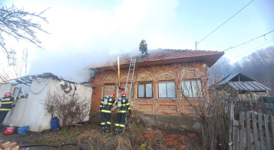 ACUM! ARDE o casă în Argeș