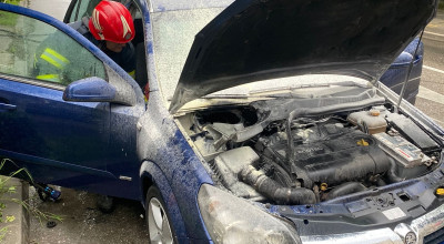 O mașină a luat FOC în Pitești