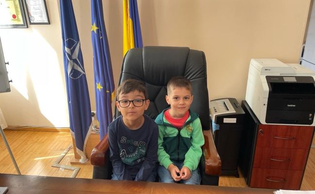 Primarul Cristian Gentea, întâlnire cu 20 de prichindei