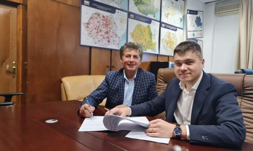 Primarul comunei Bogați, vești excelente! A semnat contractul
