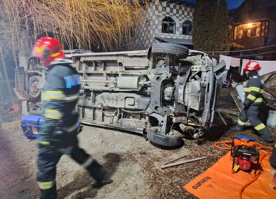 ACUM! Ambulanță, accident GRAV în Argeș