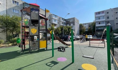 Alte trei locuri de joacă au fost modernizate, în Pitești!