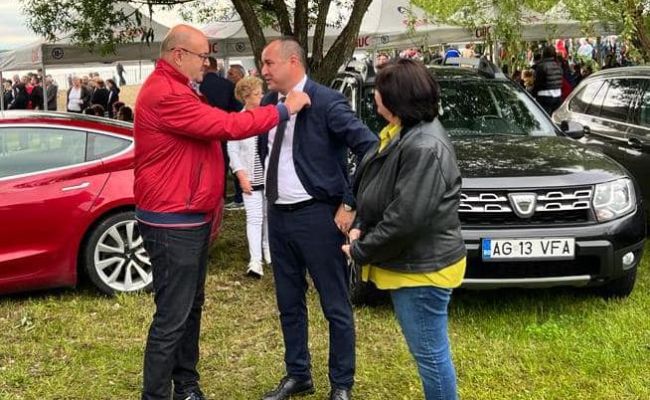 Spectacol INCENDIAR la Budeasa! Mii de oameni au petrecut la ziua comunei