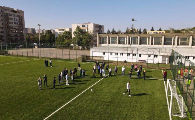 Investiție URIAȘĂ în Pitești! Terenul de fotbal "Aripi" a fost MODERNIZAT