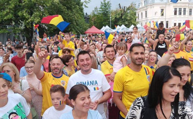 Primarul Cristian Gentea a urmărit meciul României alături de mii de piteșteni