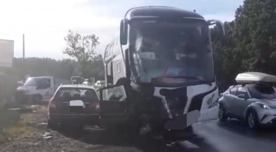 Microbuz cu 52 de persoane, accident în Argeș!