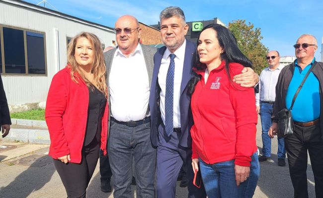 Ministrul Simona Bucura-Oprescu și președintele Ion Mînzînă, alături de premierul Marcel Ciolacu la depunerea candidaturii pentru președinția României