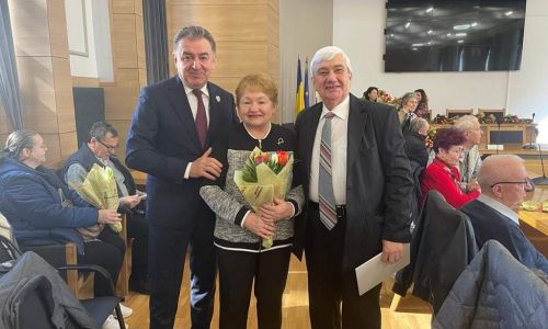 Primarul Gentea a premiat cele mai longevive cupluri