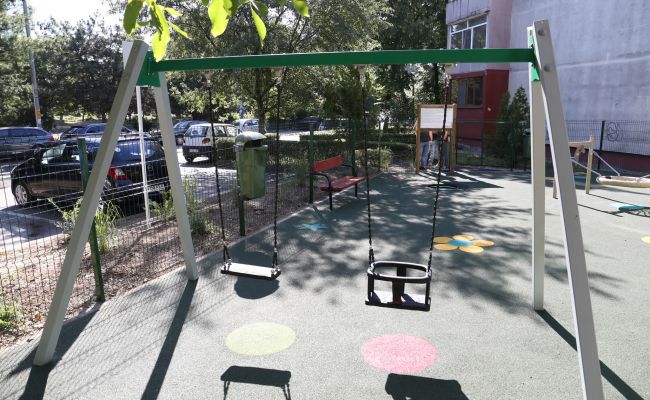 Un loc modern de joacă a fost inaugurat pe strada Făgăraș din Pitești!