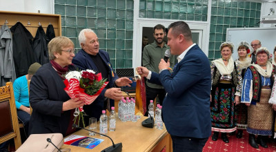 La Mioveni au fost premiate cuplurile care au împlinit 50 de ani de căsătorie neîntreruptă