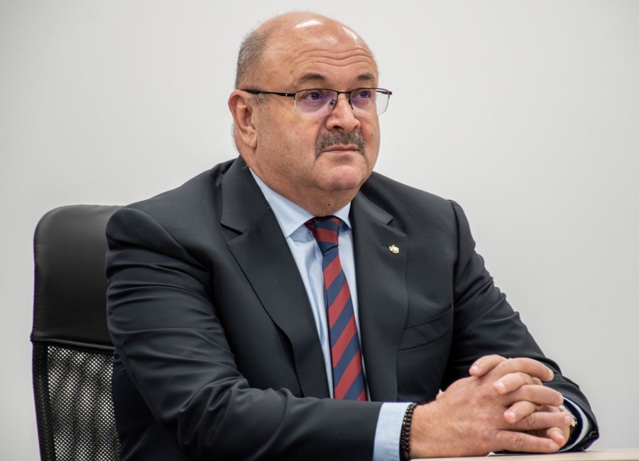 Președintele Ion Mînzînă a semnat contractul de finanțare pentru achiziționarea a 17 microbuze electrice școlare