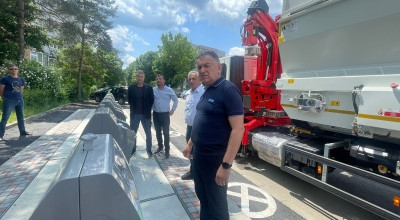 Primele containere îngropate cu cartelă din România, la Piteşti! Cristian Gentea, pe teren