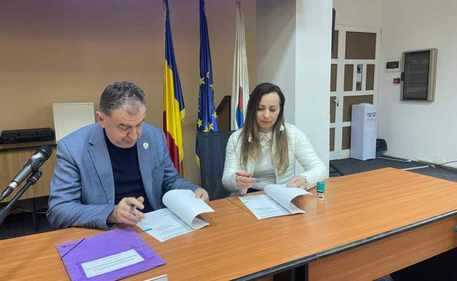O creșă din Pitești va fi reabilitată! Primarul Gentea a SEMNAT contractul