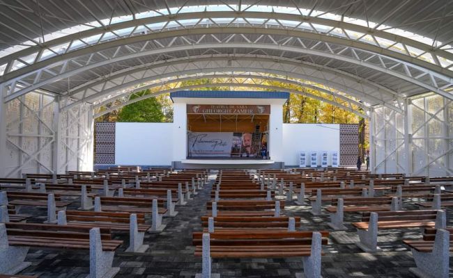 Astăzi a avut loc recepția noului Teatru de Vară din municipiul Pitești