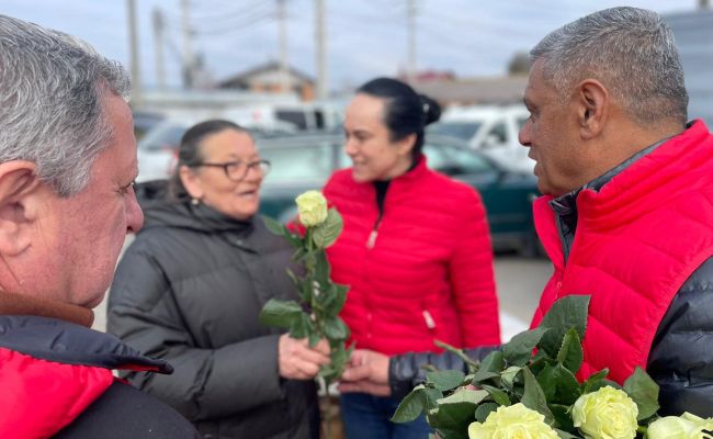 Echipa PSD Argeș, alături de oamenii din târgul de la Stâlpeni
