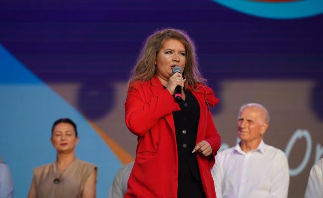 Prefectul Ioana Făcăleață: "La mulți ani, Mioveni!"