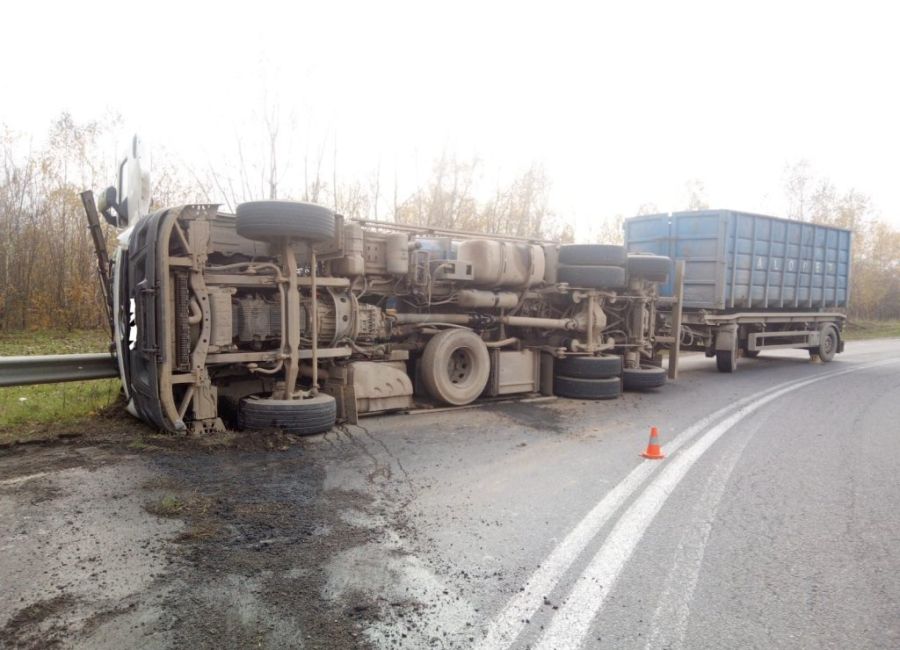 ACUM! Accident în Argeş! Un TIR s-a RĂSTURNAT!