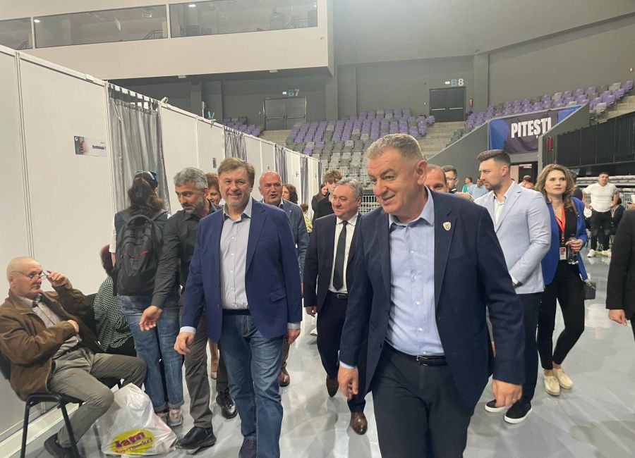Primarul Gentea şi ministrul Rafila, la spitalul de campanie din Piteşti Arena