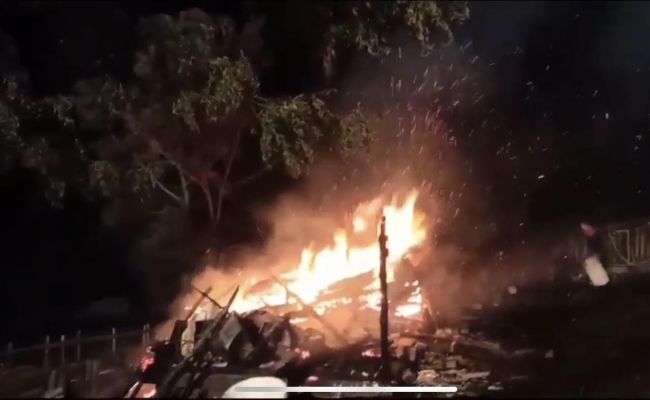 INCENDIU azi-noapte la o casă din Argeș!