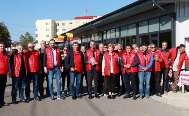 PSD Costești continuă campania de strângere de semnături pentru susținerea premierului Marcel Ciolacu la funcția de președinte al României!