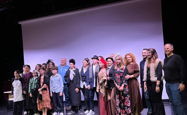 Elevii din Mioveni au marcat împlinirea a 173 de ani de la nașterea lui Ioan Luca Caragiale