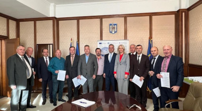 PNL "dezvoltă" Argeşul cu minciuni! Gorghiu, teatru ieftin la Bucureşti