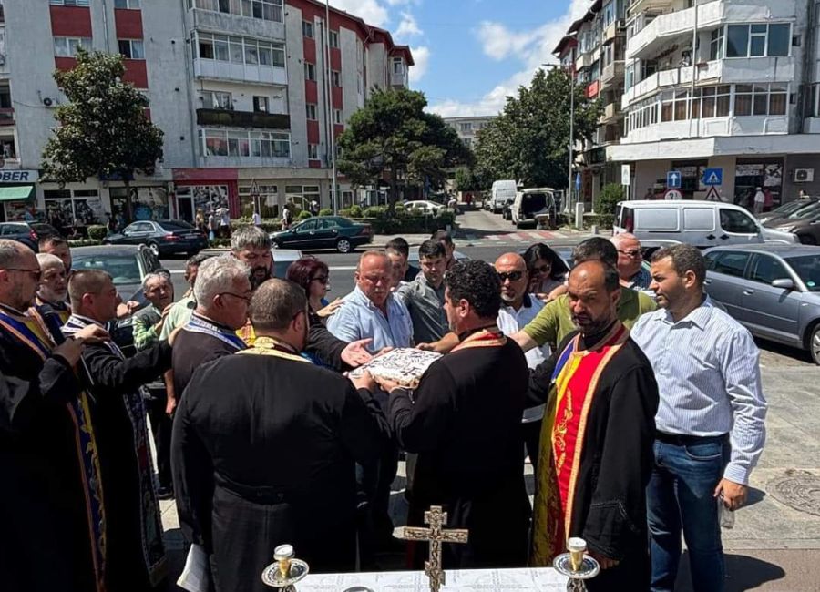 Eroii neamului au fost cinstiți în orașul Topoloveni