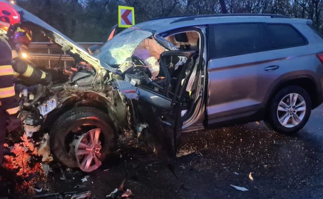 Accident GRAV în Argeș! Două persoane au fost RĂNITE