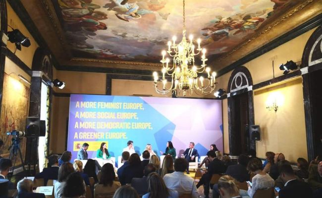 Ministrul Simona Bucura-Oprescu: "Trebuie să fim pregătiți pentru meseriile viitorului, pentru tranziția verde și pentru tranziția digitală"