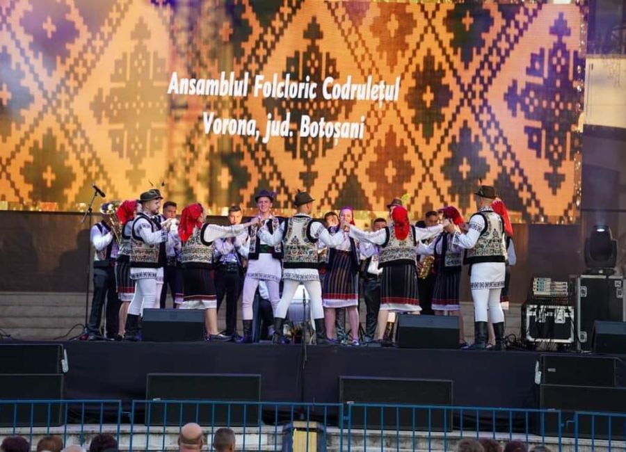 O nouă seară magică la Festivalul Național de Folclor de la Mioveni