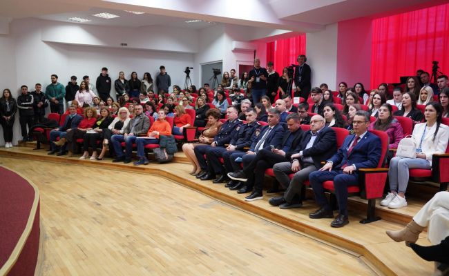 La Pitești a avut loc deschiderea POLIFEST