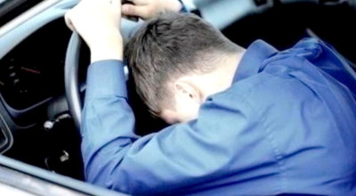 Tânăr din Argeş prins DROGAT la volan