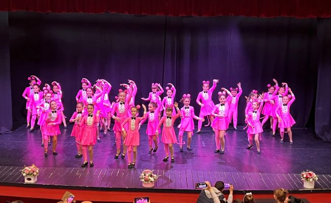 Elevii Centrului Cultural Mioveni au celebrat Ziua Internaţională a Fericirii