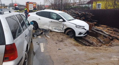 Accident în Argeș! A ajuns cu mașina într-un canal
