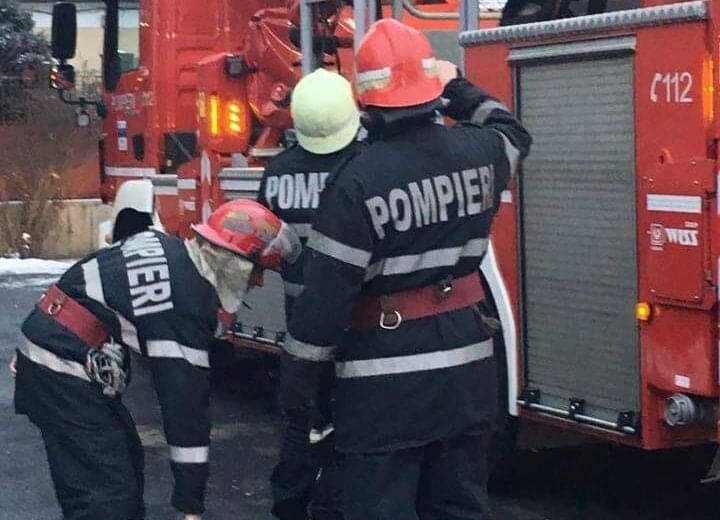 ACUM! Un tren de marfă a luat FOC în Argeș