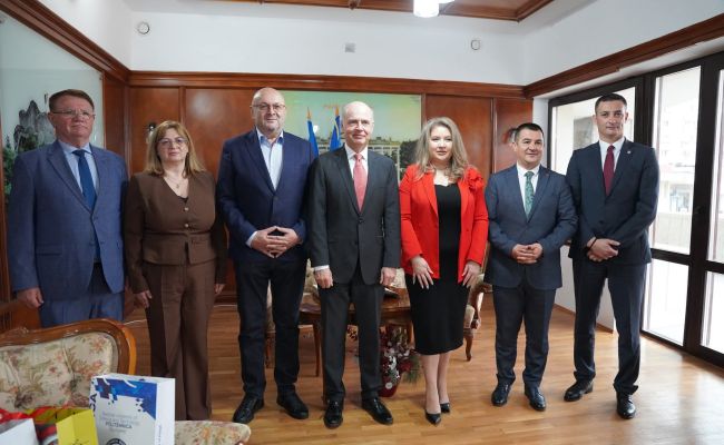 Conducerea Consiliului Județean Argeș și prefectul Ioana Făcăleață, întâlnire cu Ambasadorul Cehiei în România!
