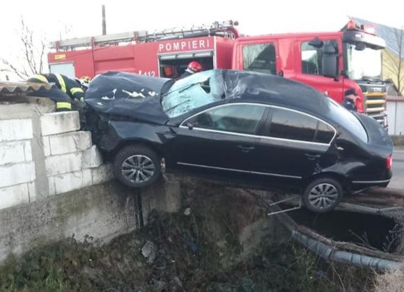 Accident în Argeș! O femeie a fost RĂNITĂ