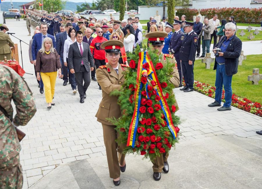 Ziua Eroilor a fost comemorată la Pitești!