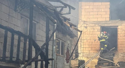 ACUM! ARDE o casă în Argeș!