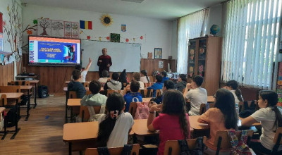 Campanie de prevenire a dependenței digitale în școlile din Mioveni
