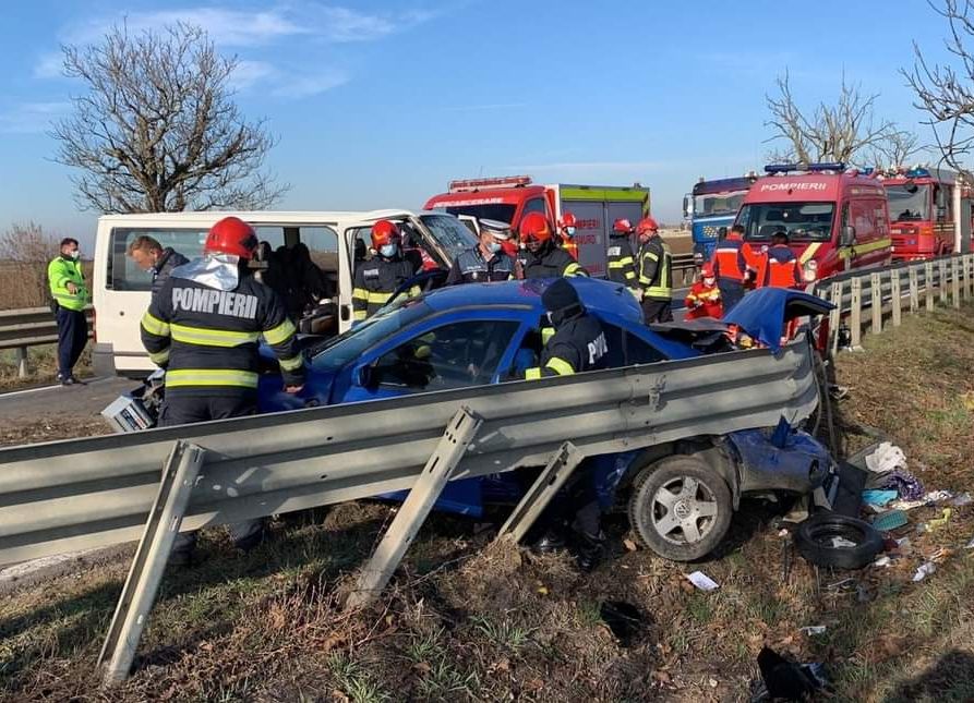 Accident GRAV în Argeș! Femeie lovită de un TIR